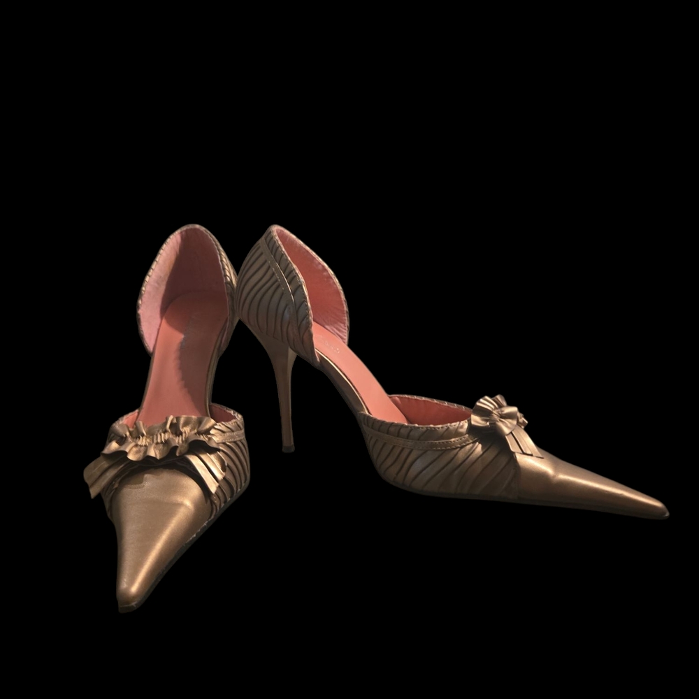 Michael Antonio Gold High Heeled Pumps